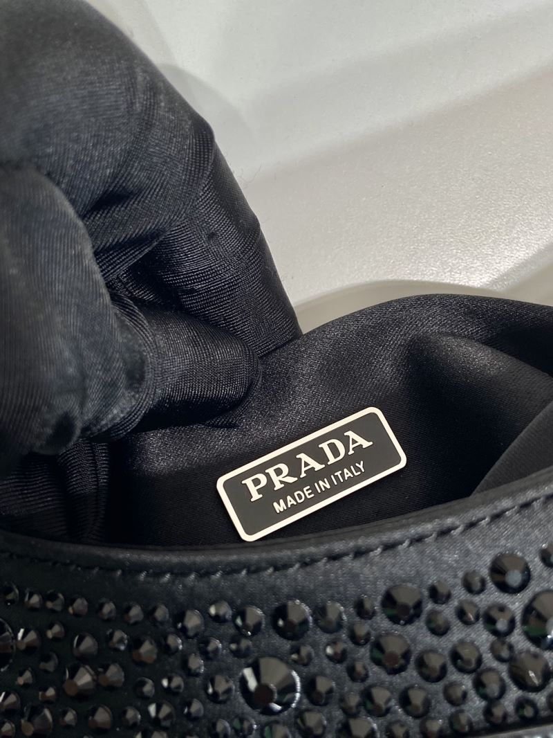 Pra*a cleo bags